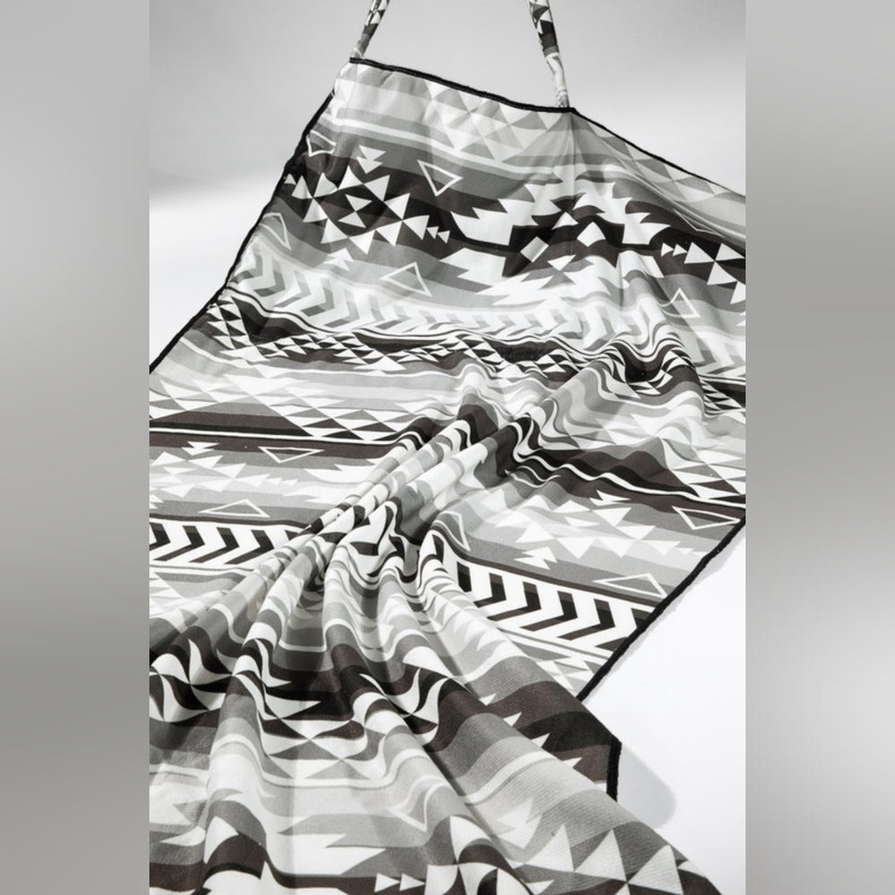 2 in 1 Beach Towel & Bag - Shoulder Bag Turns Into a Beach Towel! - Black White
