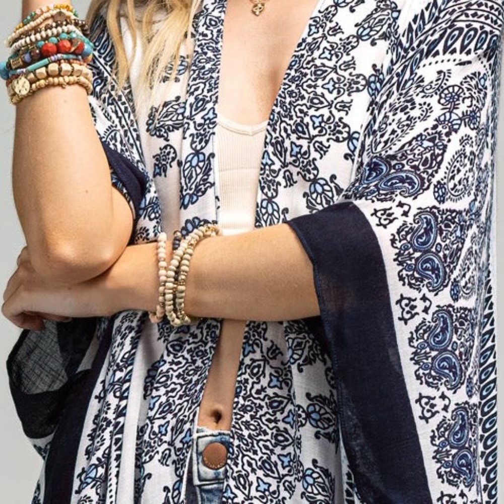 White & Navy Paisley Damask Print Kimono w Deep Black Solid Border