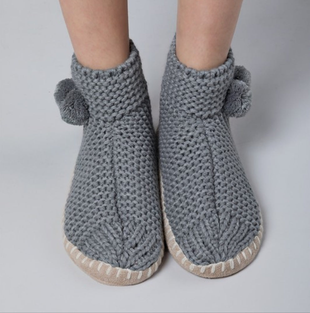 Comfy Hand Knitted Indoor Slipper Booties w Pom-Poms 6-7 & 8-10🎁 Excellent Gift